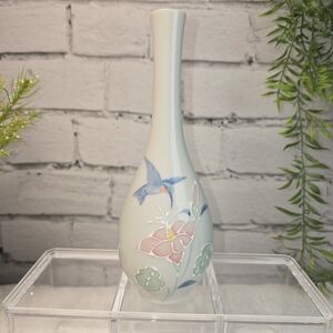 OTAGIRI JAPANESE BUD VASE HUMMINGBIRD FLORAL WHITE BLUE ROSE VINTAGE